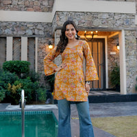 Nayra flaired sleeve kurt