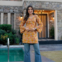 Nayra flaired sleeve kurt