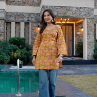 Nayra flaired sleeve kurt